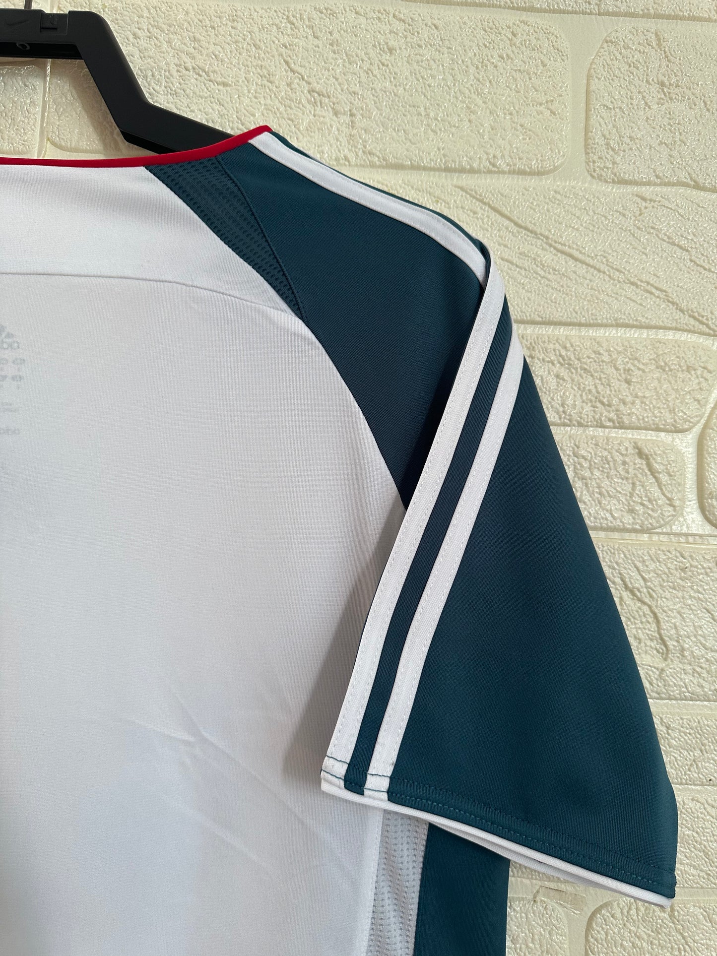 Liverpool Away 06-07