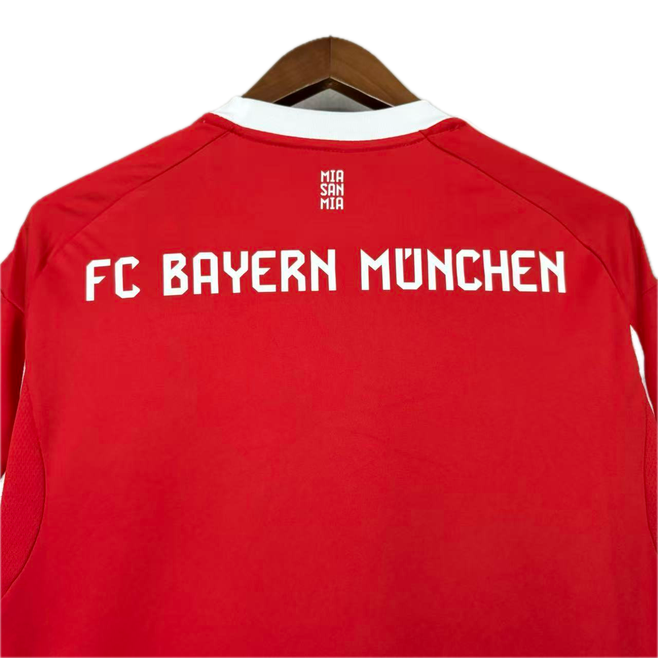 Bayern Home 25/26