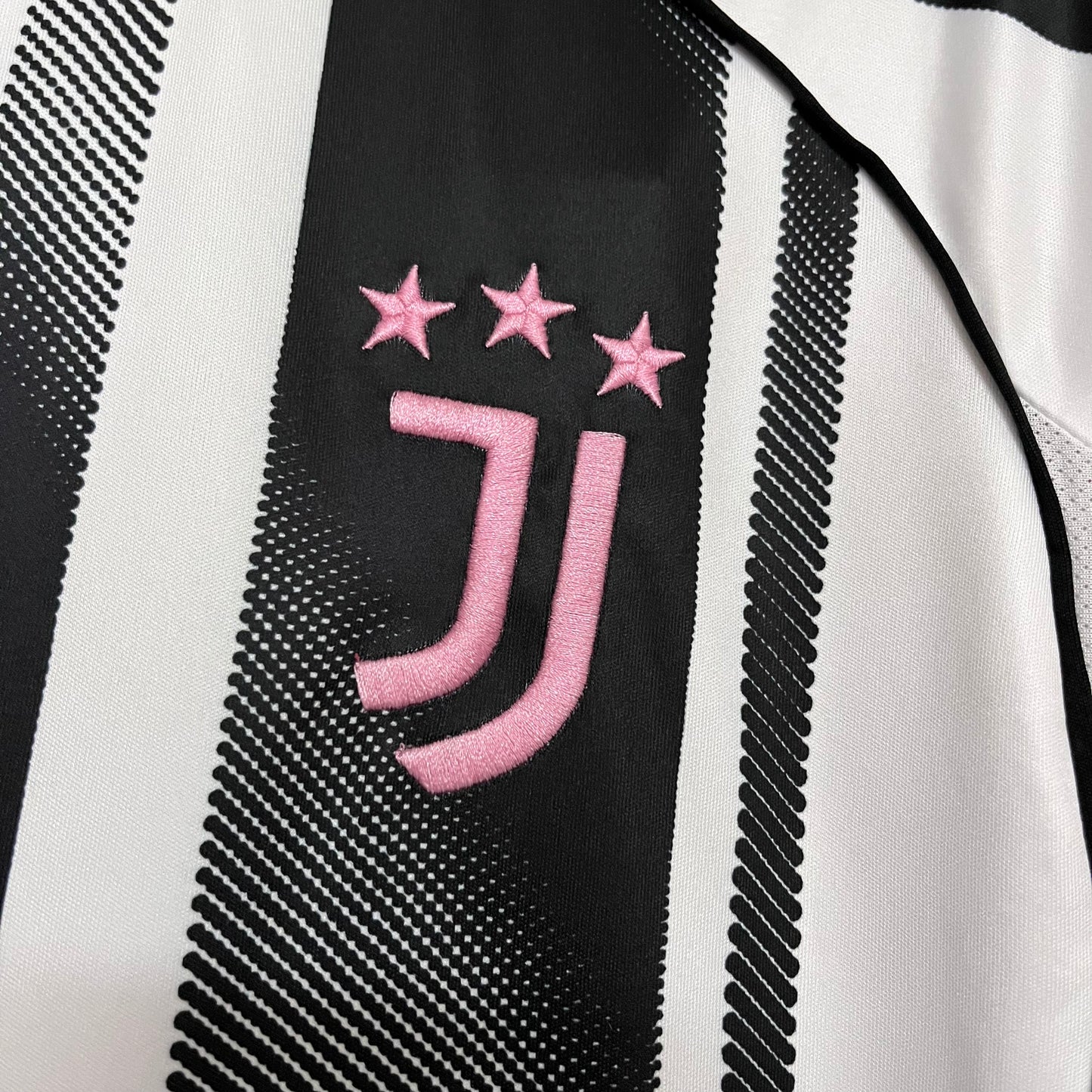 Juventus home 25-26